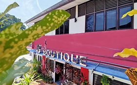 8 Boutique By The Sea